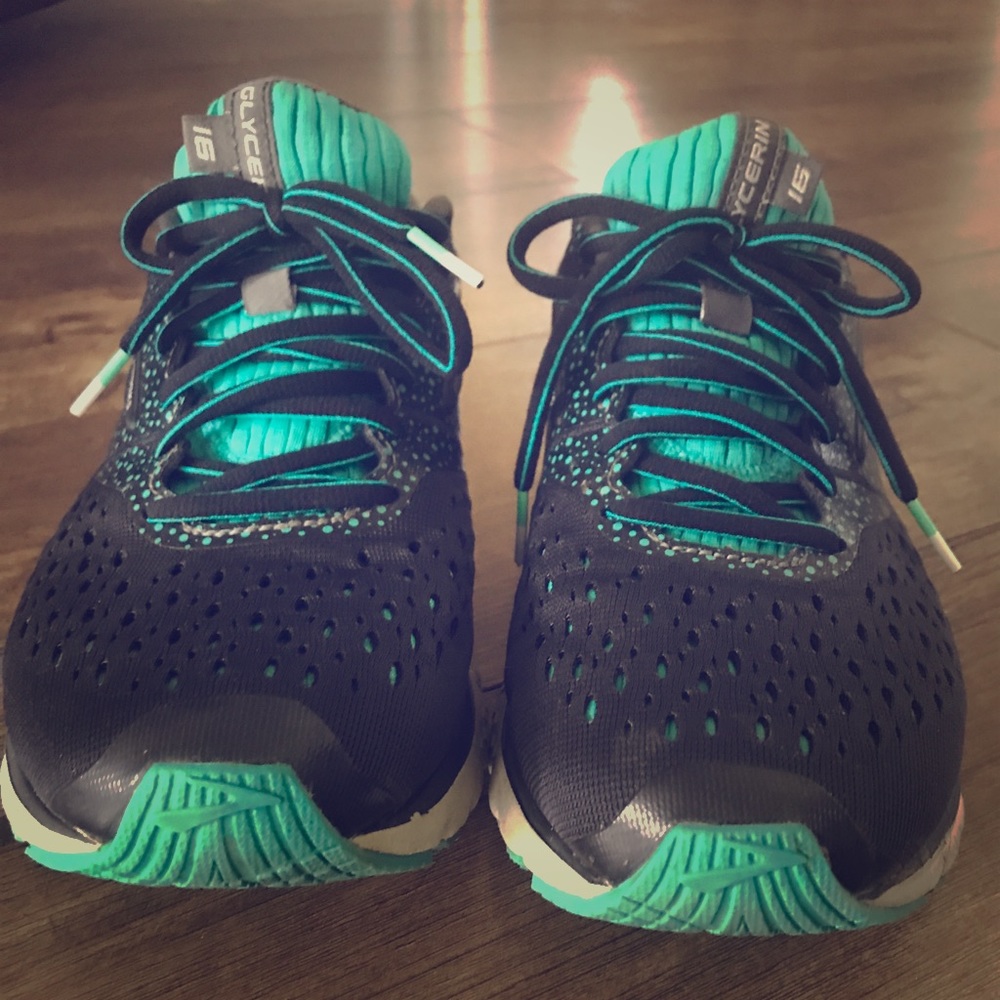 Brooks glycerin  16 size 9